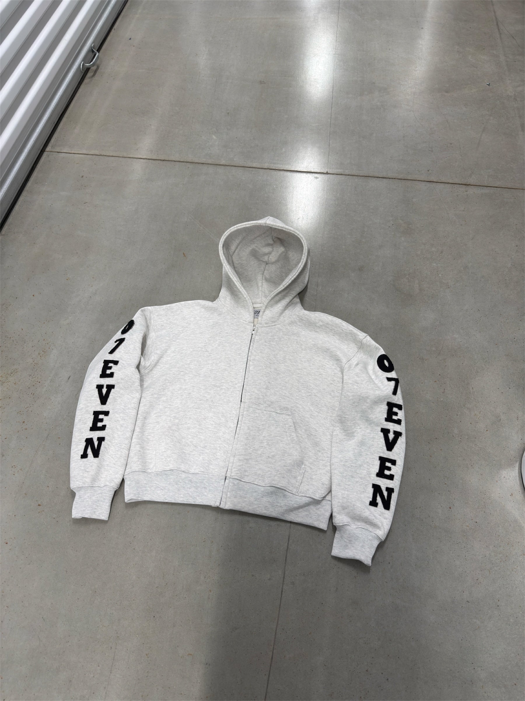 07EVEN ZIP UP